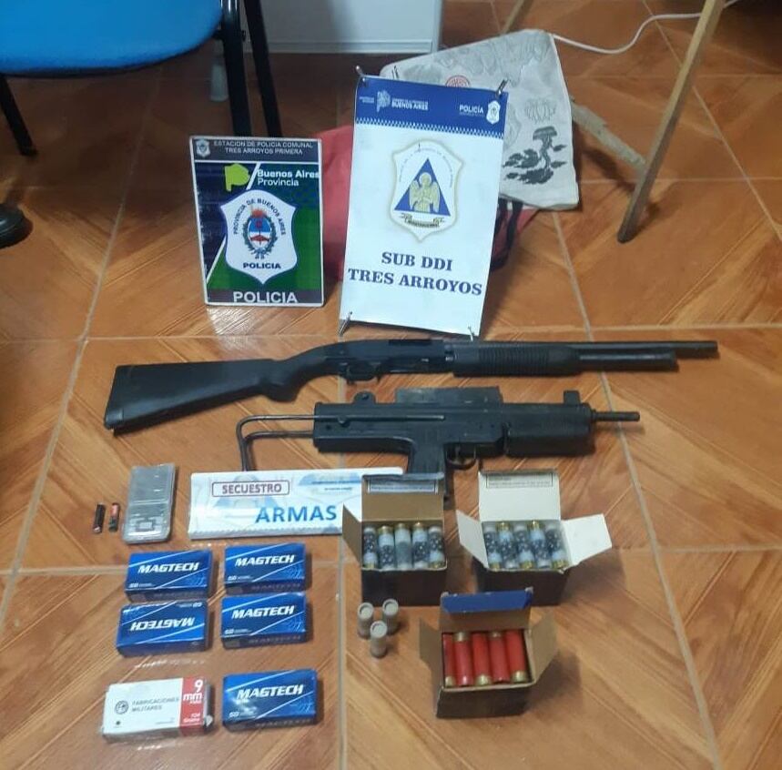 Parte de las armas recuperadas tras el robo en el centro de Reentrenamiento