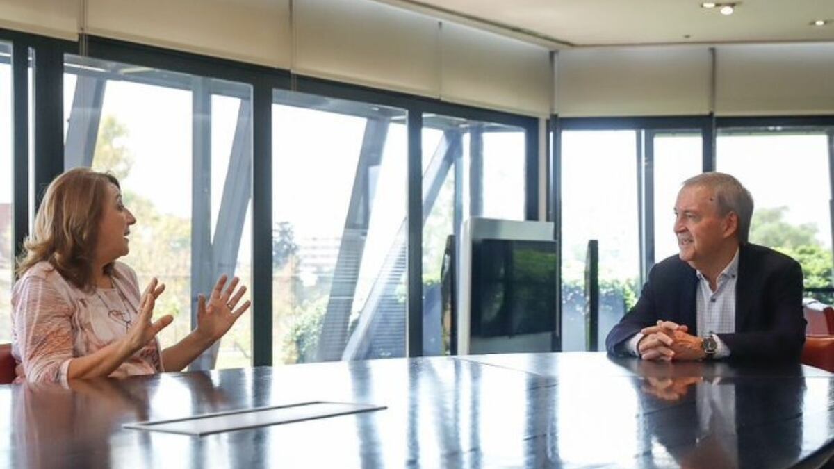 Juan Schiaretti recibió a Mónica Fein y coincidieron en una propuesta antigrieta “diferente”