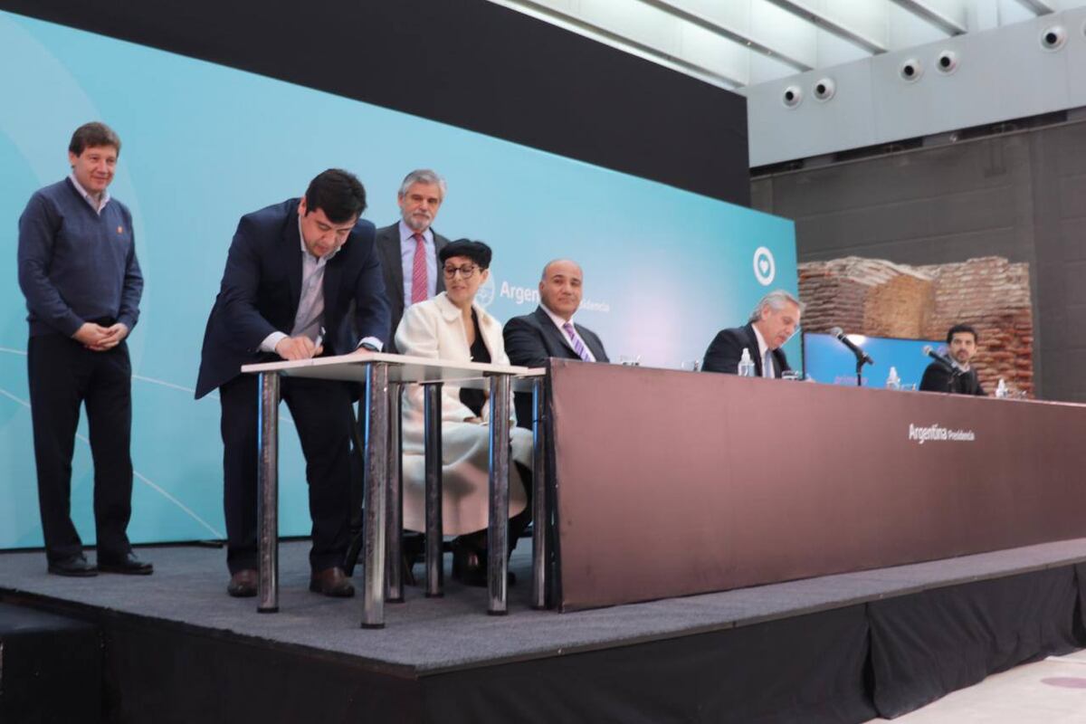 Harrington participó del anuncio del Presidente sobre obras del programa “Construir Ciencia”