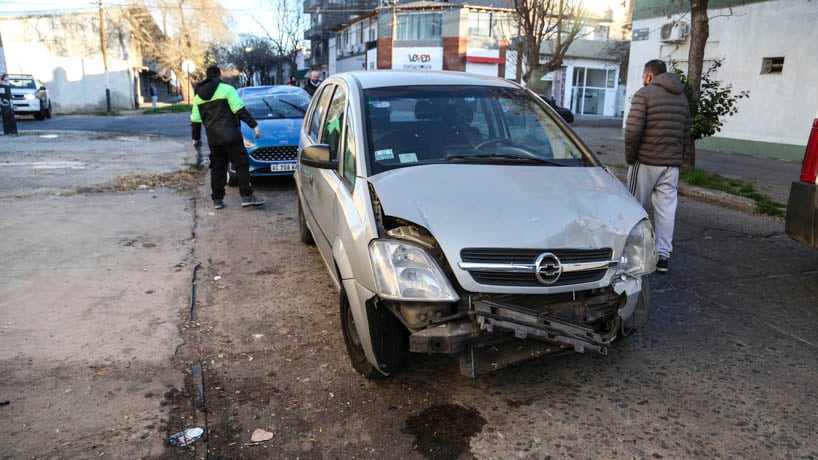 Tres personas resultaron heridas por un increíble accidente de tránsito en Rosario