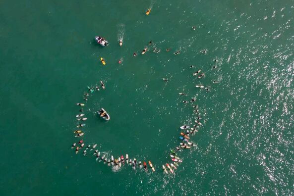 Playa Grande fue el lugar elegido para homenajear al reconocido surfista marplatense