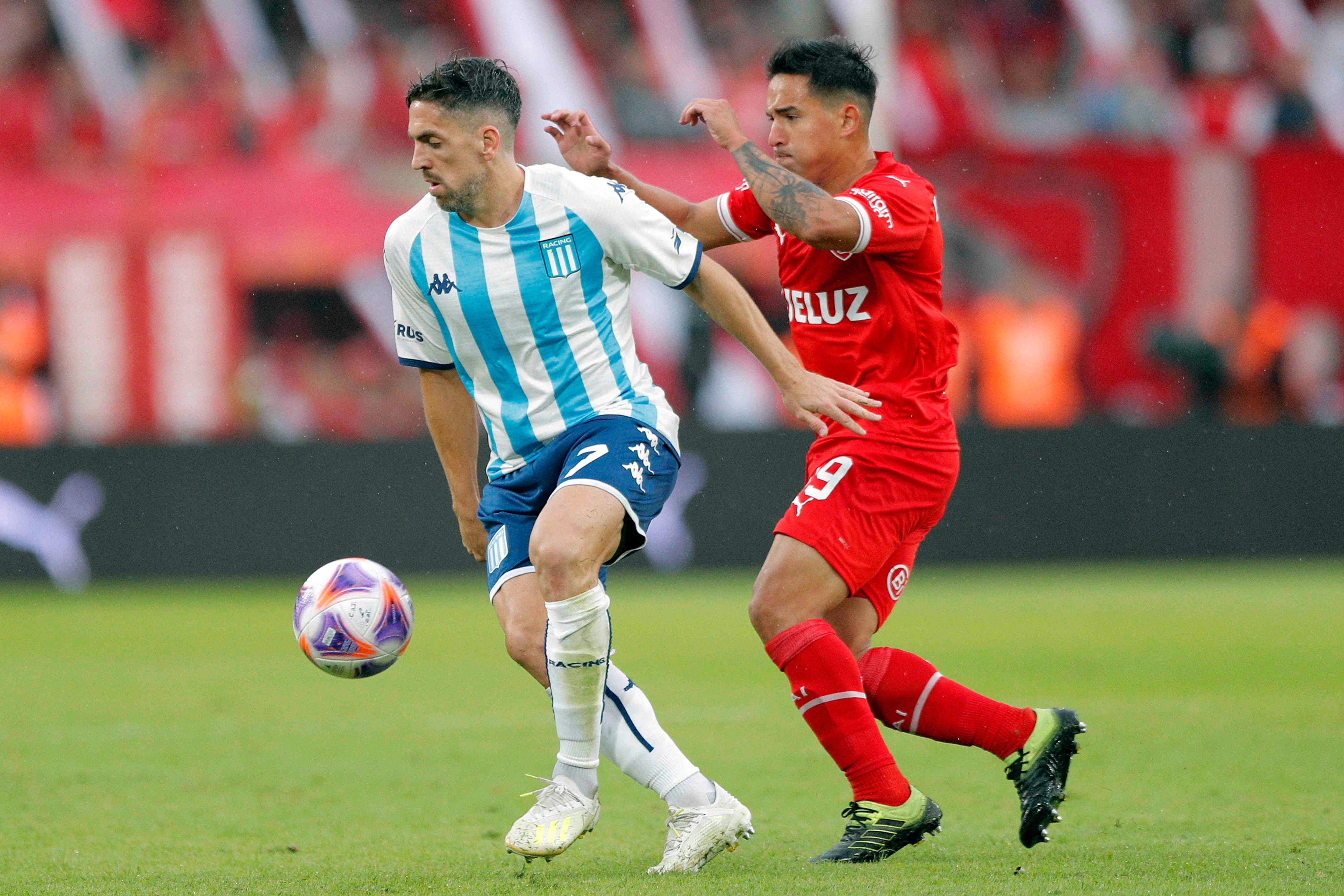 Independiente y Racing se enfrentaron por la Liga Profesional en la cancha del Rojo. (Fotobaires)