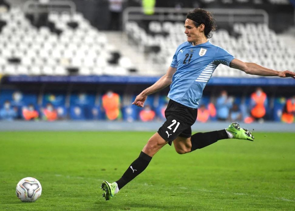 Edinson Cavani quiere seguir en Europa para llegar de la mejor manera al Mundial de Qatar 2022. Pero no descarta volver a jugar la Copa Libertadores. 