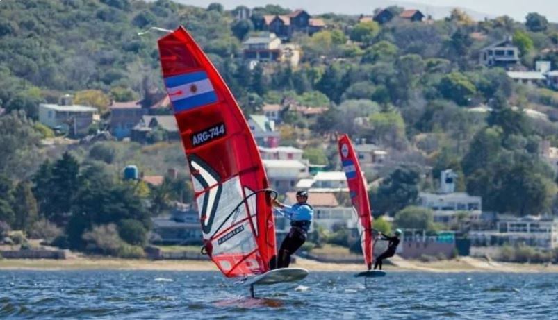 Adriano Nick, San Luis. Windsurfista que sueña con los Juegos Olímpicos de Los Ángeles 2028.