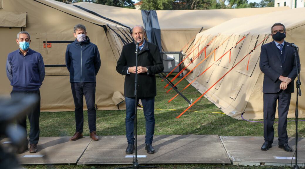 Omar Perotti y Agustín Rossi visitaron el Hospital de Campaña de Santa Fe