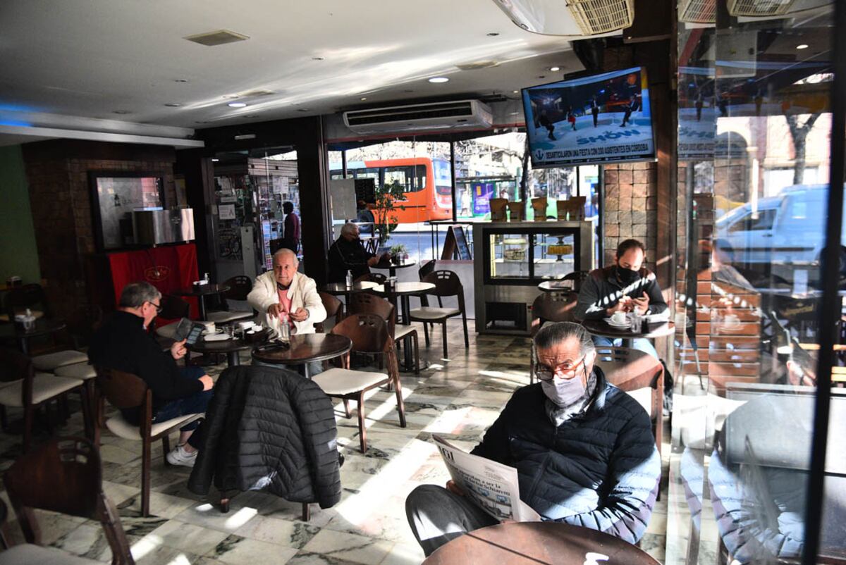 Nuevas medidas Covid en Córdoba: más flexibilizaciones, pero el uso de barbijo se mantiene