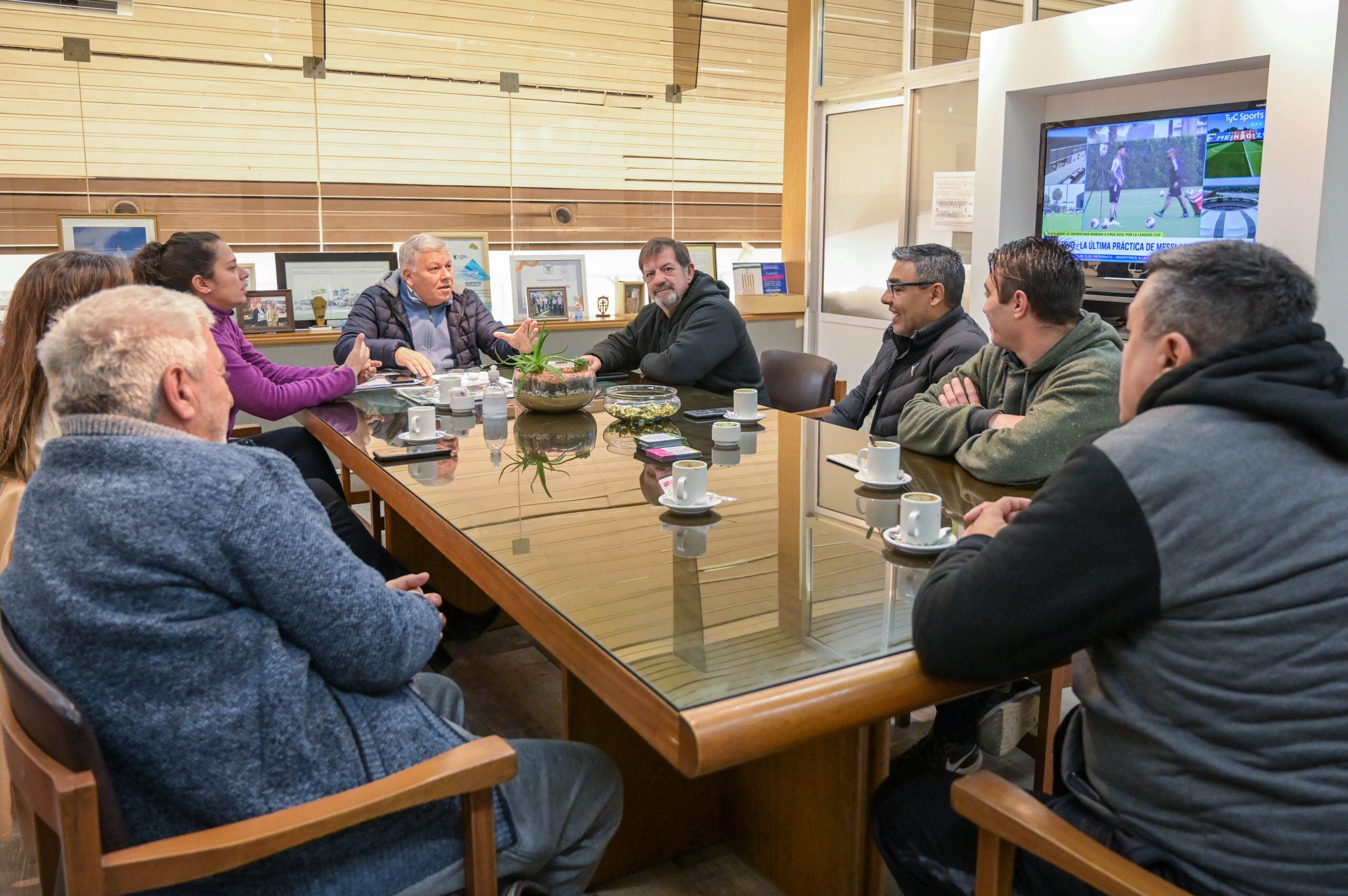 Reunión intendente Benedetti e integrantes del Club Sportivo 24 de Septiembre