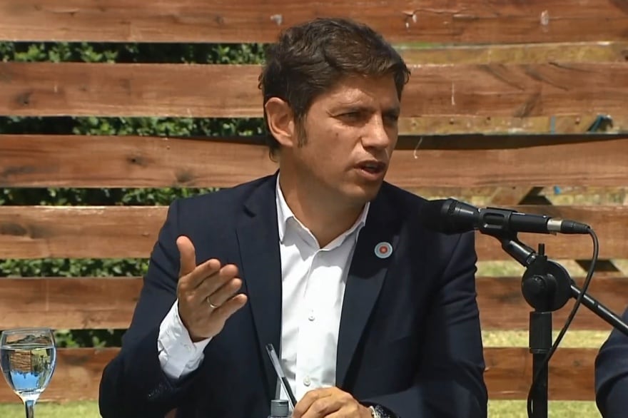 Axel Kicillof, presentación del Plan Estratégico de Mejoras de Caminos Rurales en Roque Pérez