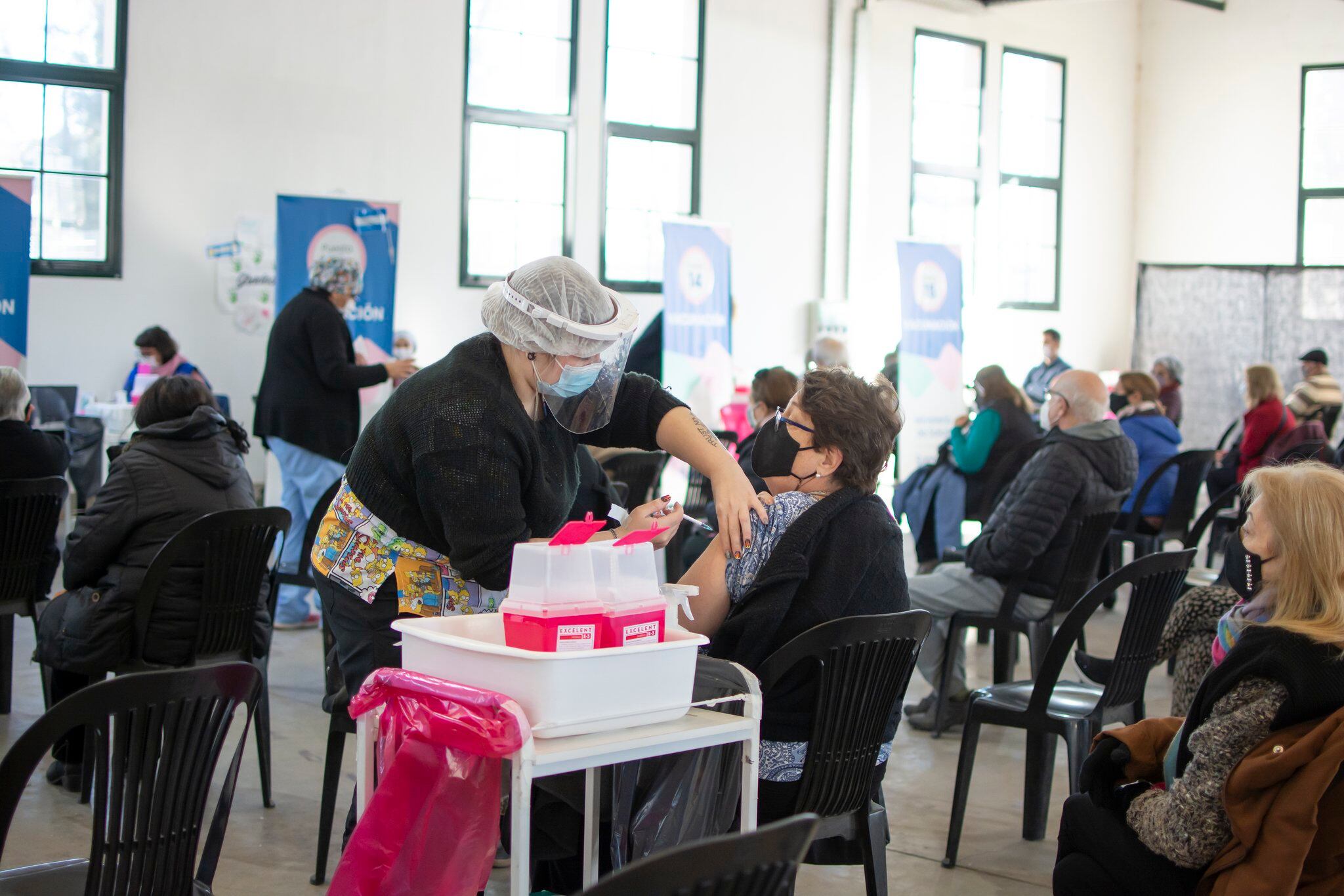 Avanza la aplicación de vacunas contra el coronavirus en Santa Fe.