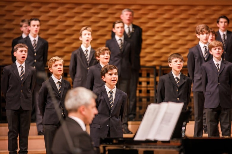 Los Niños Cantores de París