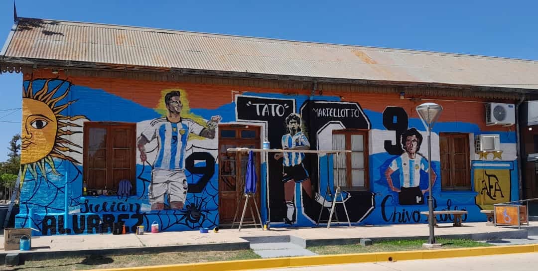 Tremendo mural de Julián Álvarez en Calchín.