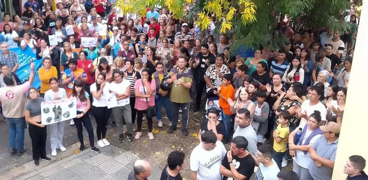 Masiva marcha en reclamo de Justicia por la Familia Telliz.