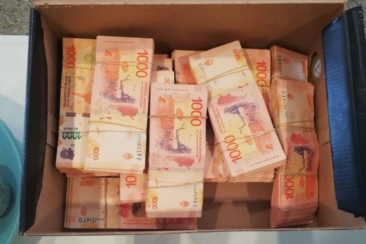 Córdoba: juntaron un millón de pesos para la cena de egresados y una compañera lo gastó todo