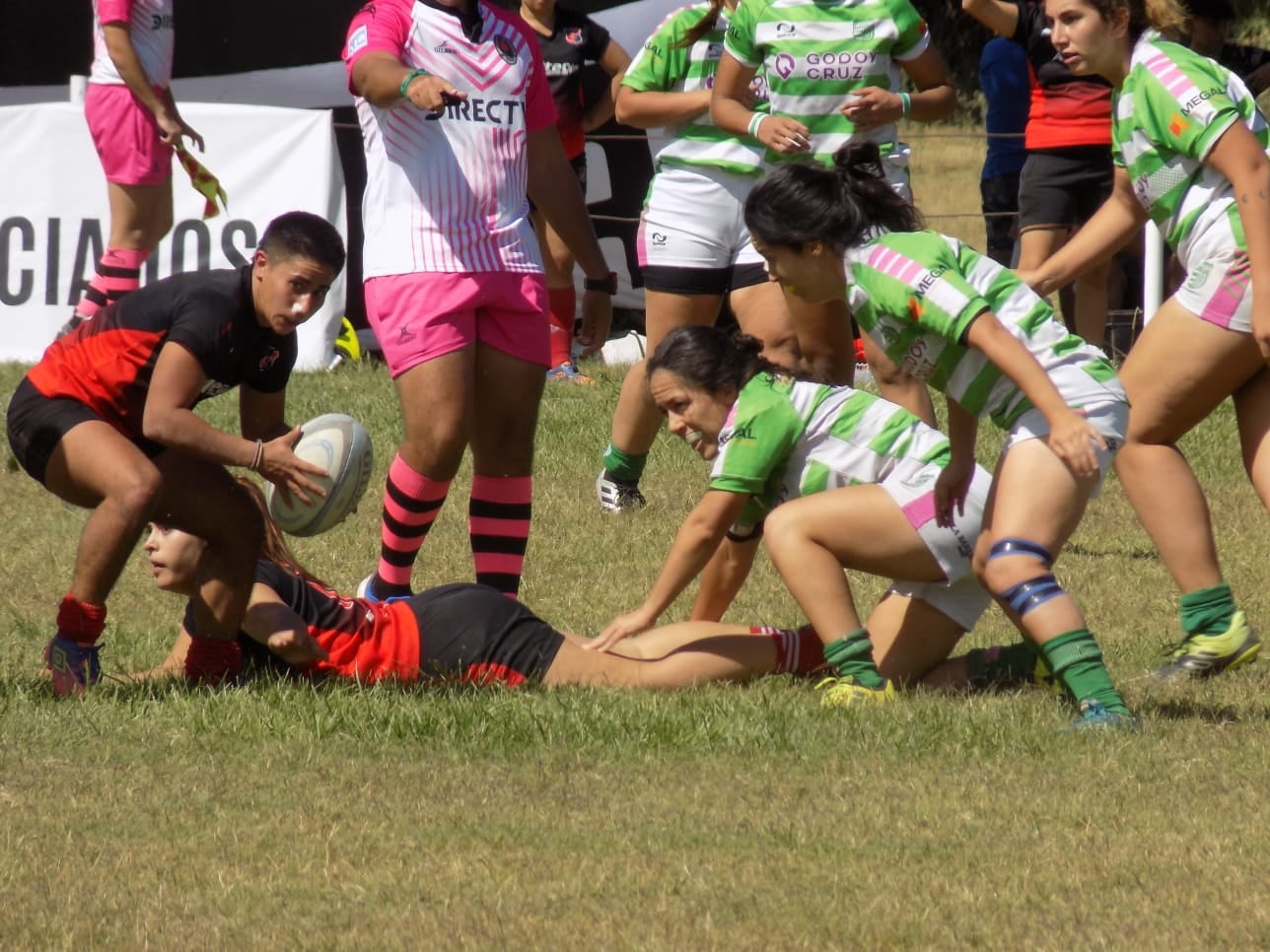 Anabel y Gabriela, las gemelas del rugby mendocino.