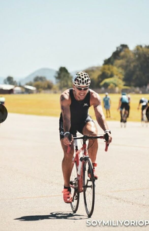 Atletas de Arroyito en el Half Triatlón en Termas de Rio Hondo