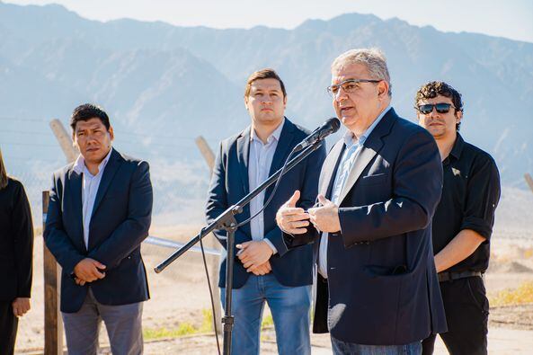 El gobernador dejó inaugurada la primera etapa de la Planta de efluentes cloacales de Fiambalá.