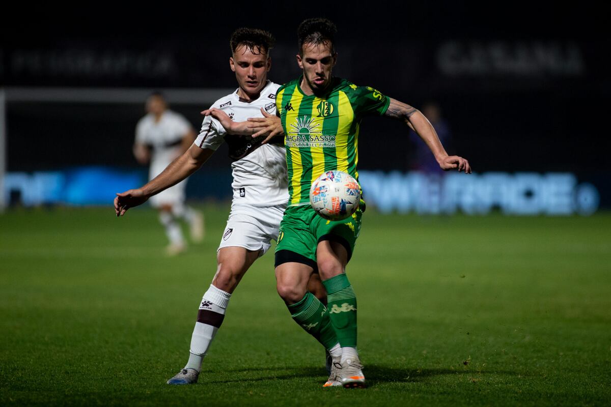 Augusto Schott fue titular en el debut de Platense como local en la Liga Profesional