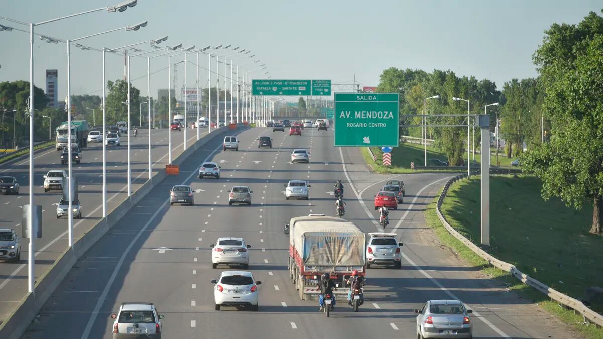 La arteria tiene un límite de velocidad de 100 Km/h para autos