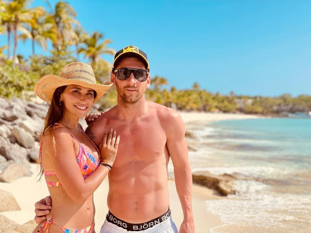 La foto romántica de Antonela Roccuzzo y Lionel Messi en la playa