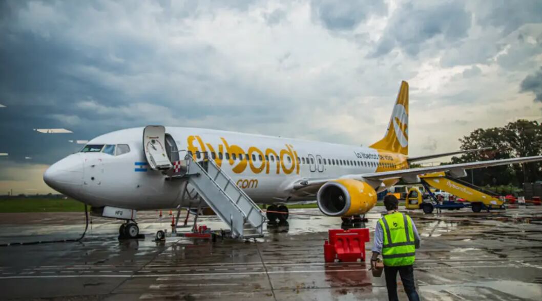 Flybondi fue habilitada para brindar servicio de handling a otras aerolíneas. Foto: Perfil