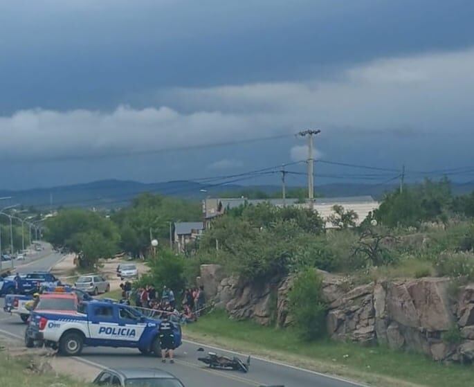 La zona donde ocurrió la colisión entre el auto y la motocicleta.