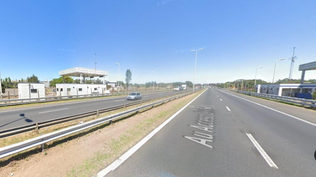 La zona de la Autopista del Oeste donde sucedió el terrible choque, en el peaje del cruce con la Ruta 24, en General Rodríguez.