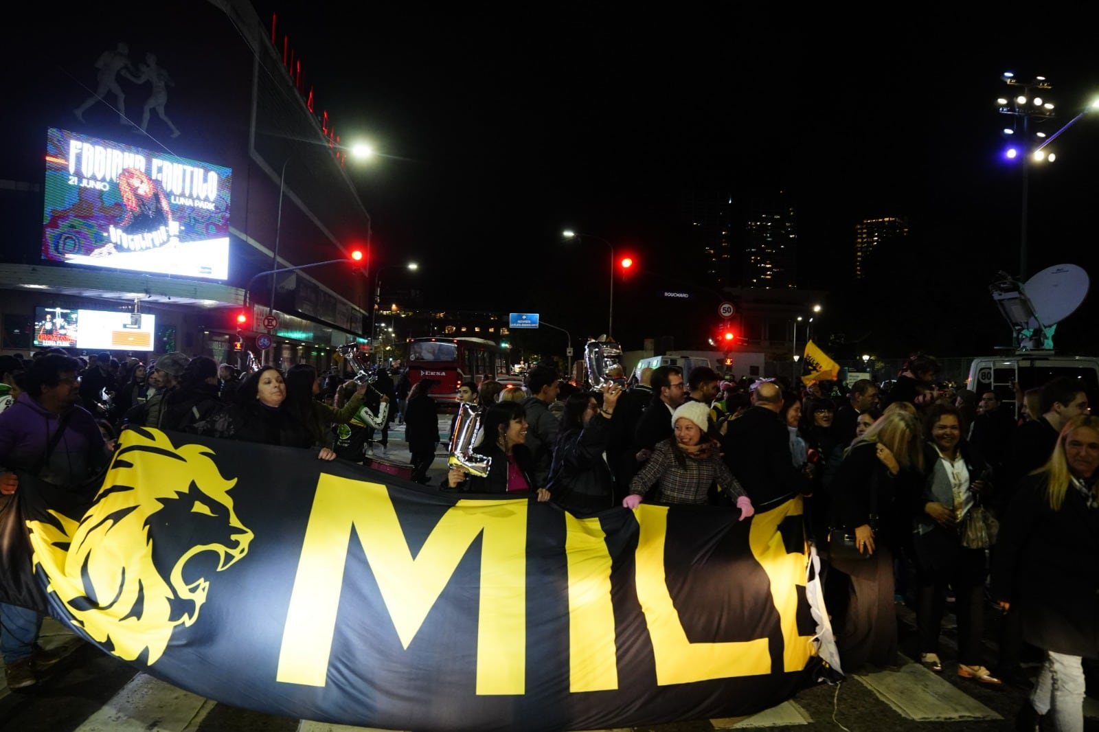 Previa de Milei en el Luna Park (Clarín)