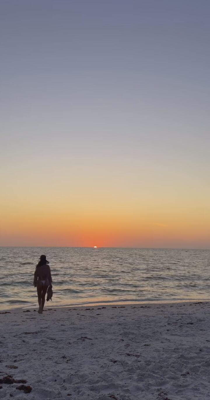 Zaira Nara en la playa