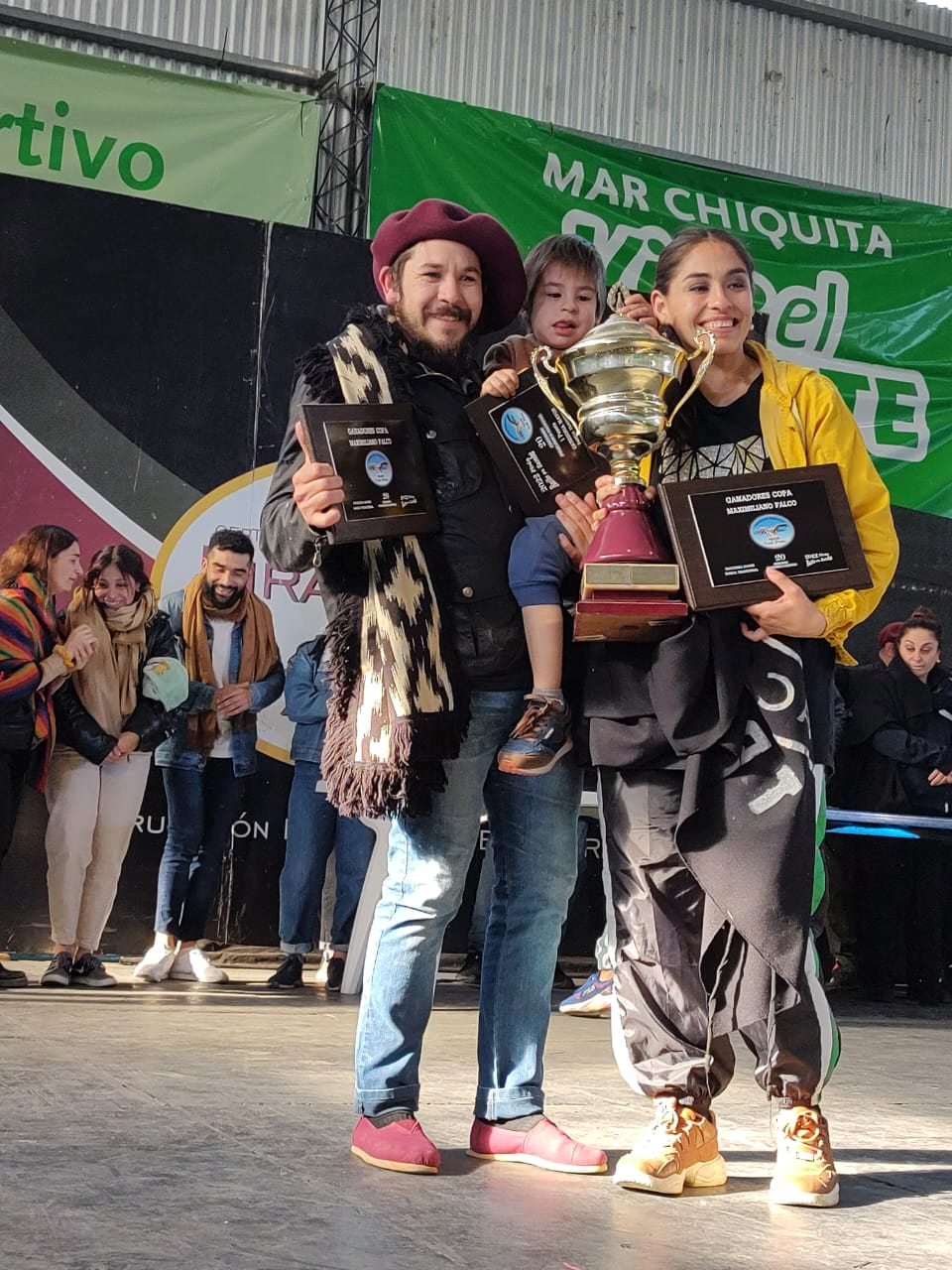 Premios para La Academia El Caldén de Tres Arroyos en el 20º certamen de danza “Pirán Baila en Zamba”