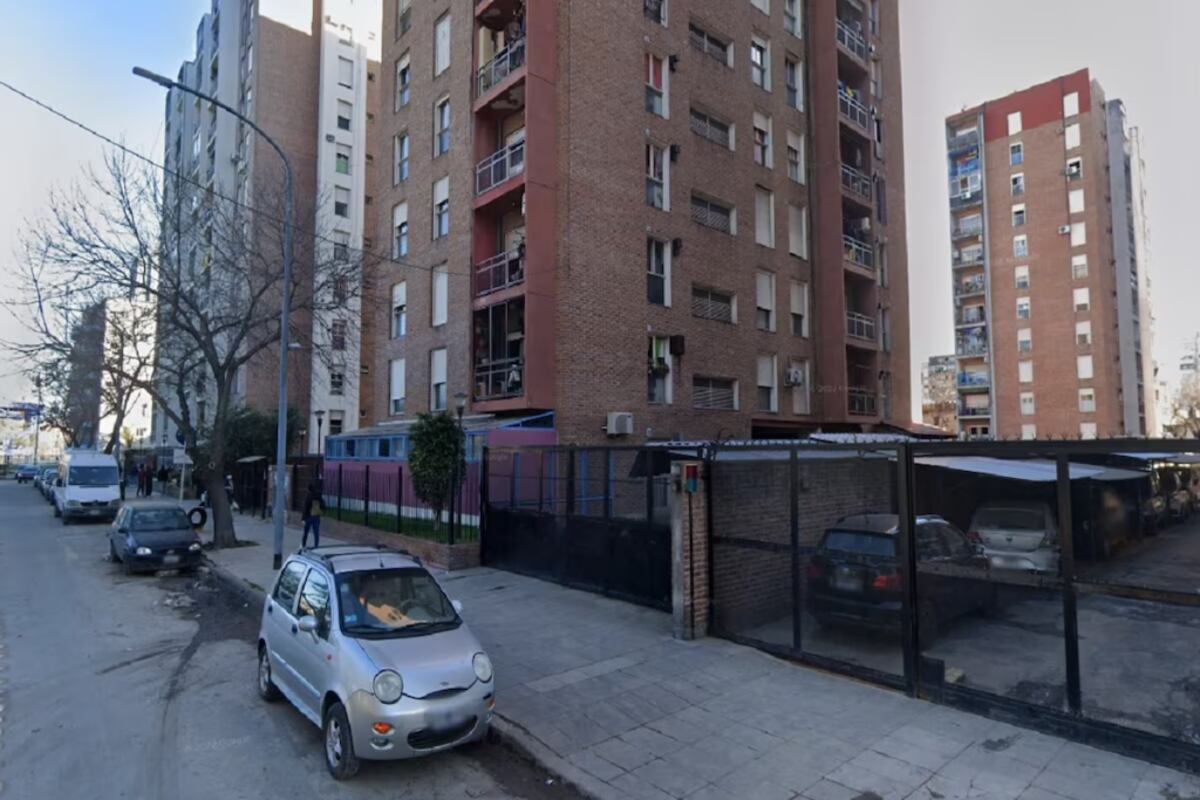Horror en La Boca: volvió de viaje y encontró el cadáver de su suegro en el freezer