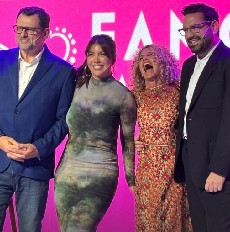 Christophe Krywonis, Wanda Nara, Maru Botana y Damián Betular, en el evento de presentación de Bake Off. (Foto: Instagram)