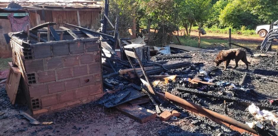 Un incendio dejó con lo puesto a una familia en Eldorado.