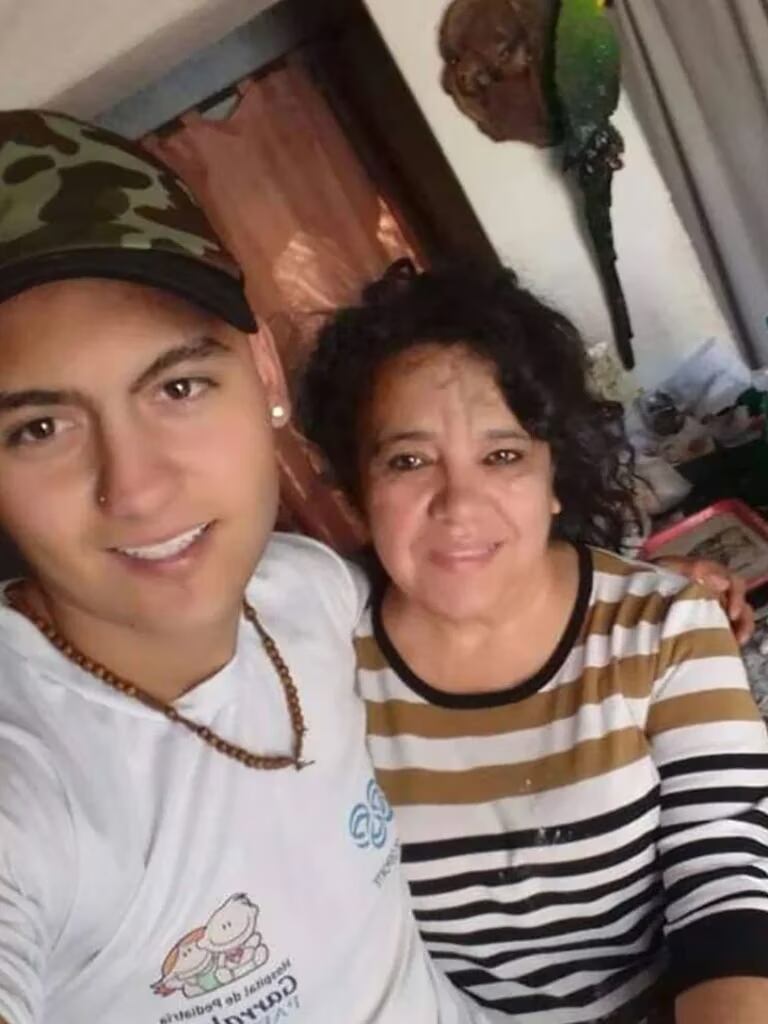 Alexis junto a Miriam, la madre de su donante.