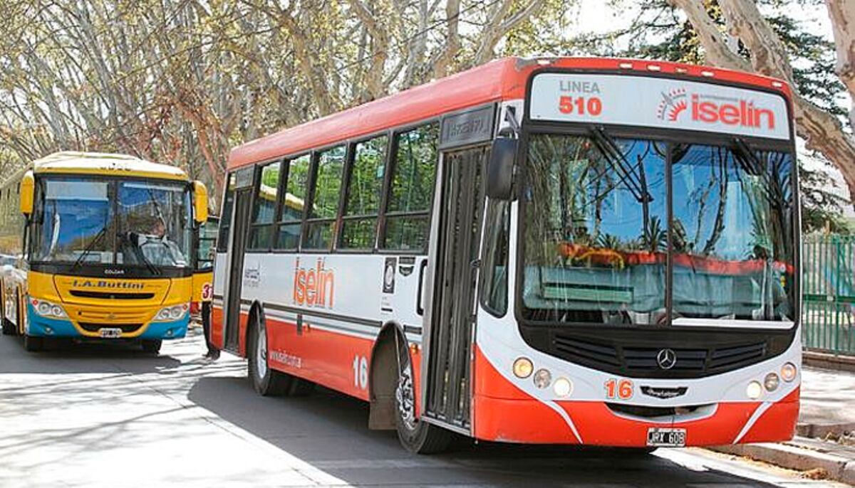 Piden aumentar las frecuencias de colectivos entre San Rafael y El Cerrito