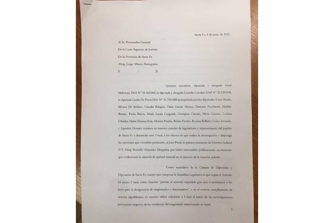 Diputadas de Santa Fe piden a la Corte Suprema de la provincia que investigue y sancione a Rodolfo Mingarini.