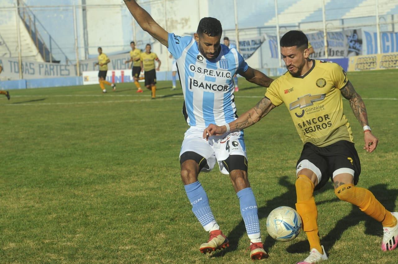 Racing le ganó a Crucero del Norte y no suelta la punta (Foto: Javier Ferreyra).