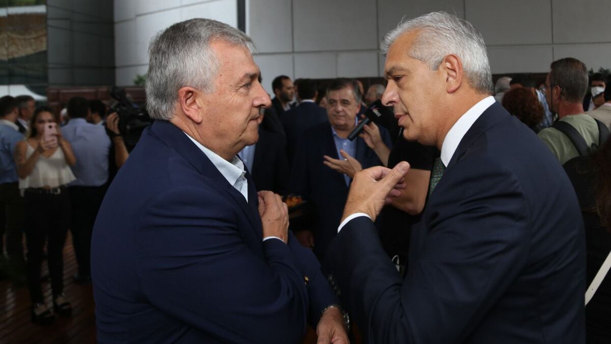 Paños fríos: el ministro Julián Domínguez llamó a Morales desde Israel