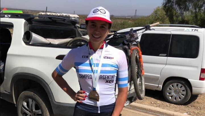 Julieta Benedetti ganó el Argentino de XCO disputado en Chilecito, La Rioja y viajó a Córdoba para el Campeonato Argentino de Pista Juniors y Menores Damas.