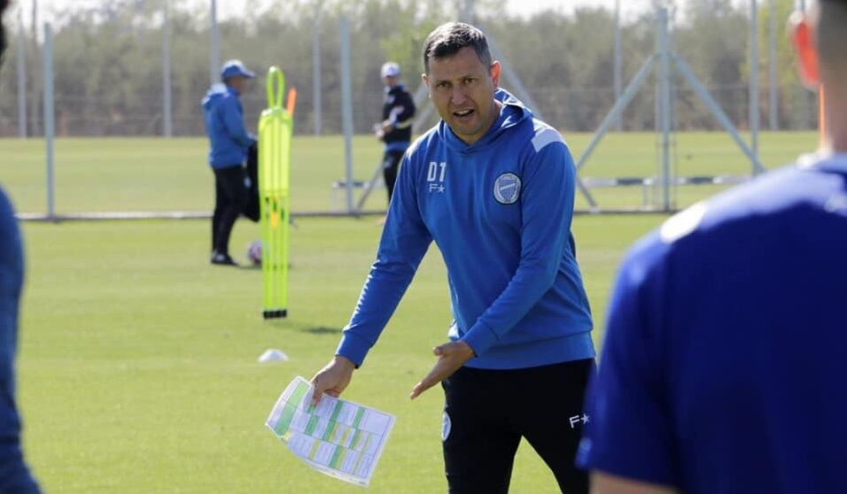 Diego Flores, el técnico del Tomba de cara al próximo torneo de la Liga Profesional.