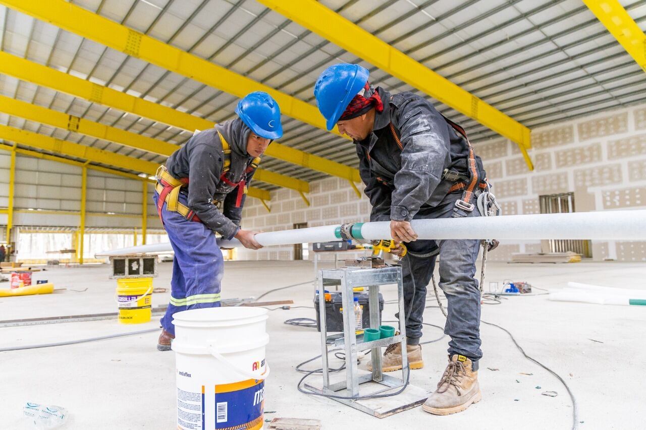 Avanza la construcción del gimnasio en el barrio Río Pipo.