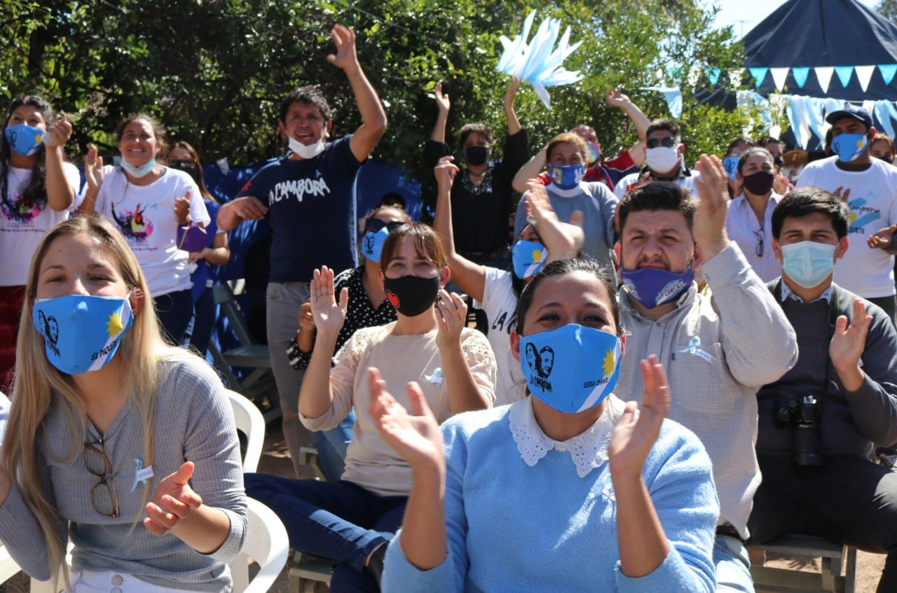 Asistentes al acto del Frente de Todos-PJ realizado en El Piquete.