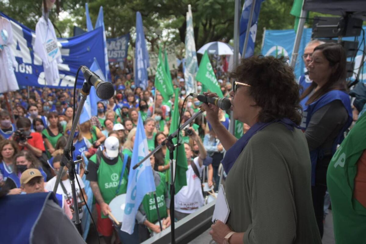 Convocan a una nueva reunión paritaria tras el paro docente en Santa Fe