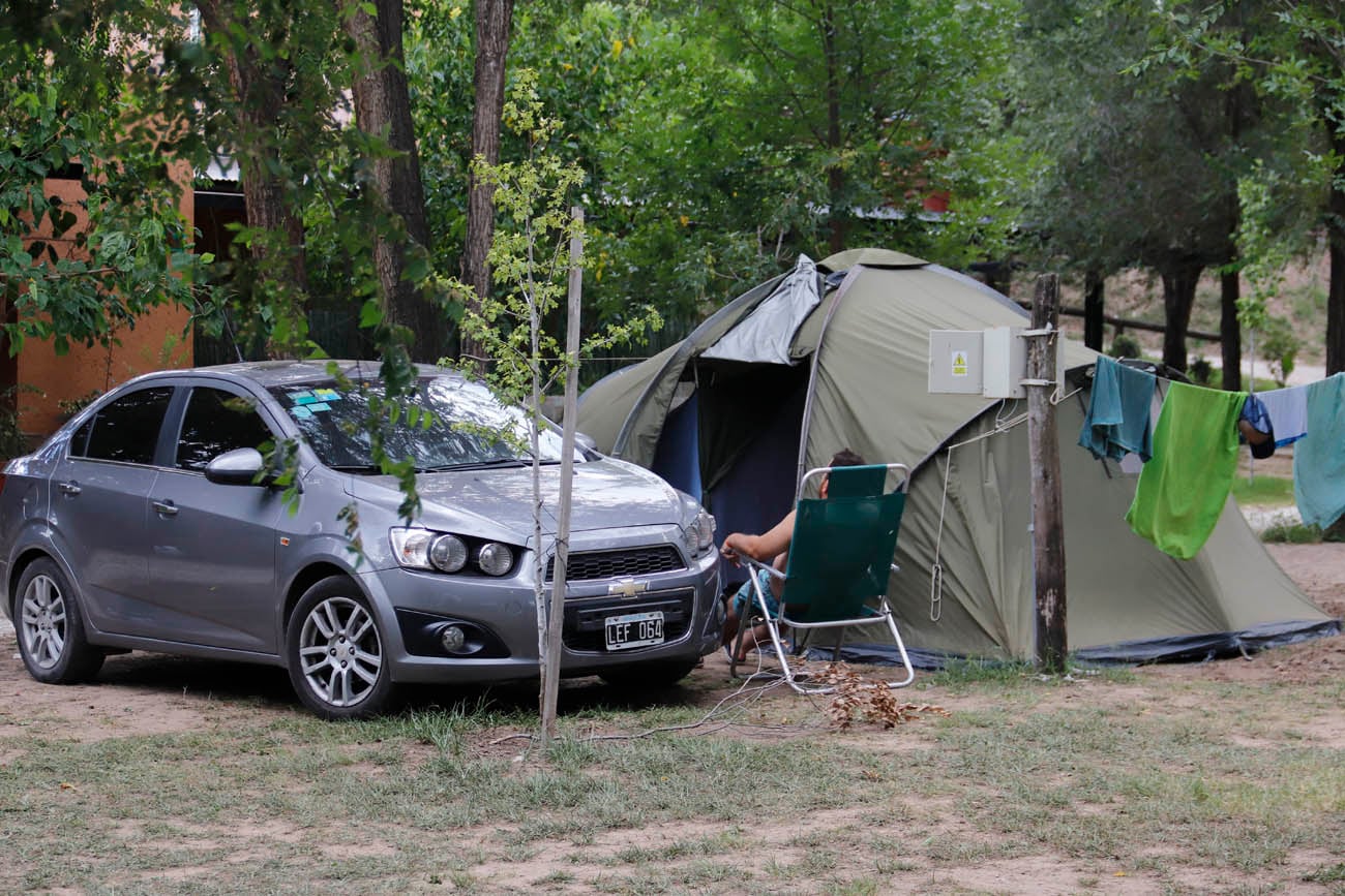 Turismo en Carlos Paz. Camping Bahía del Gitano (La Voz)