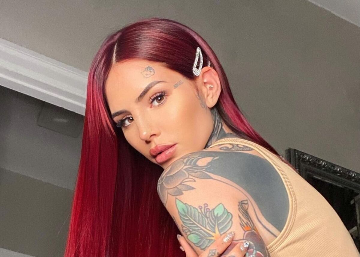 Tul, mangas, corset y pelo de colores: el jugado look de Cande Tinelli para “Canta Conmigo Ahora”