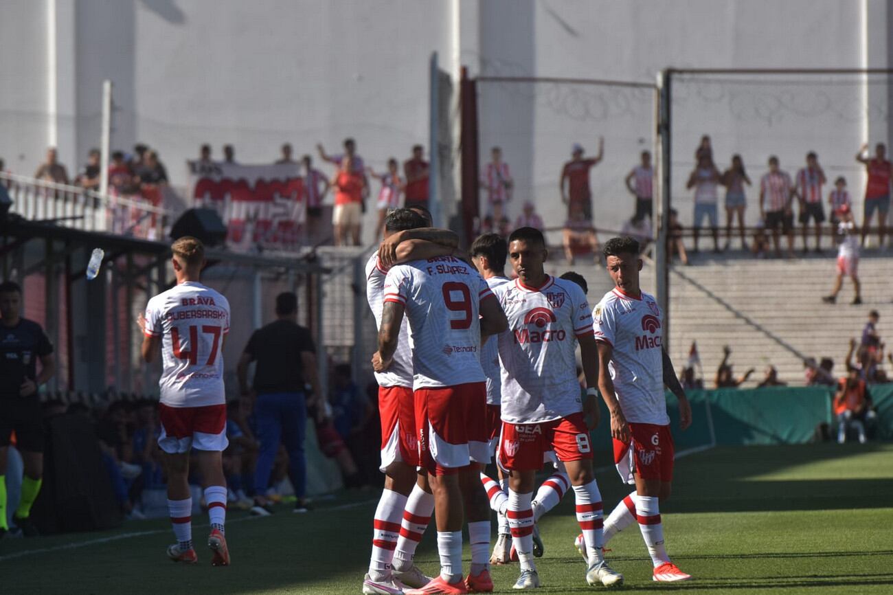 Instituto recibió a Godoy Cruz de Mendoza en el Monumental de Alta Córdoba.  (Facundo Luque / La Voz)