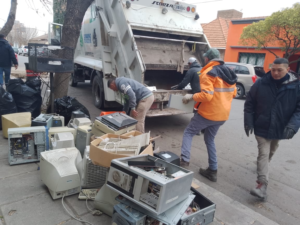 La Municipalidad de Tres Arroyos inicia proyecto de forestación con los colegios secundarios