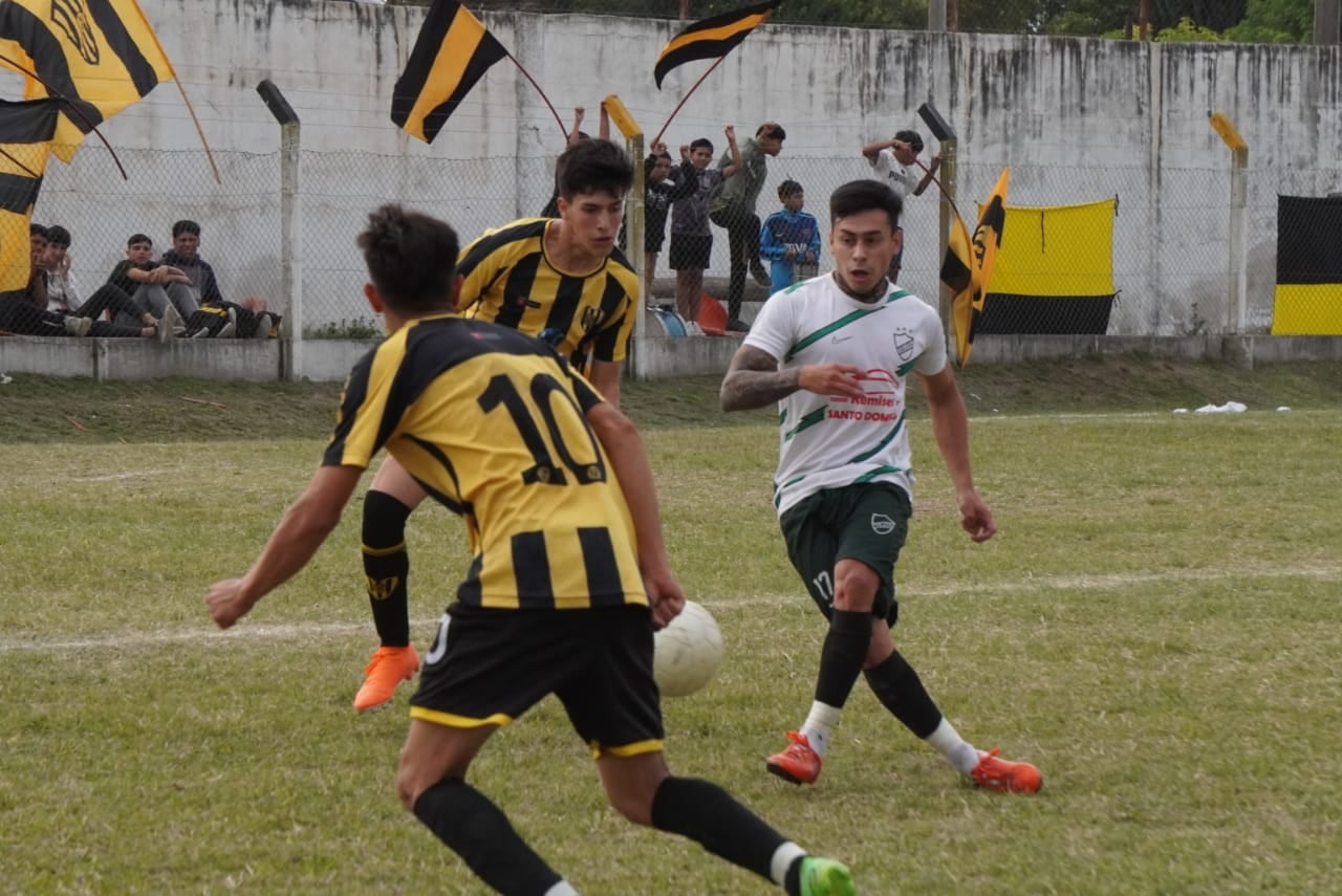 Futbol Deportivo y Cultural Arroyito