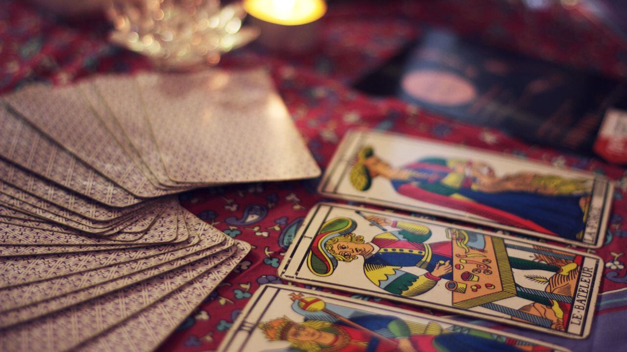 El origen de las cartas de Tarot datan al menos del siglo XIV.