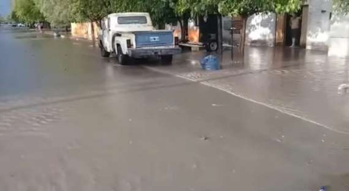 Video: impactantes imágenes de la tormenta que azotó La Paz y que dejó graves destrozos