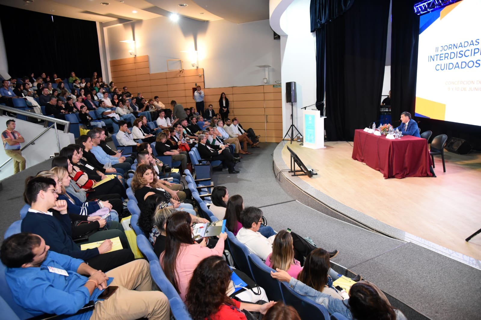 Martín Oliva. “Segundas jornadas Interdisciplinarias de Cuidados Críticos”